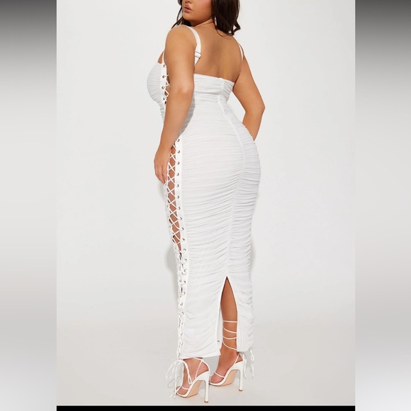 Beautiful White Midi dress - Picture 3 of 6